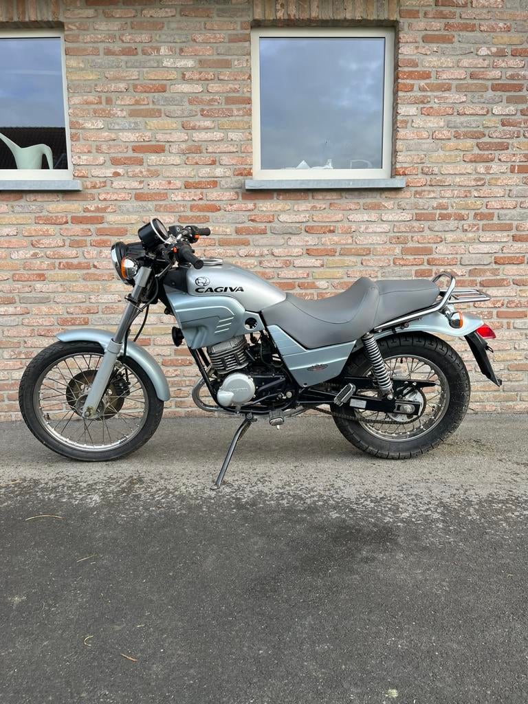 Cagiva Roadster 125, Entreprise, Permis Moto A1 minimum, 1 cylindre, 125 cm³