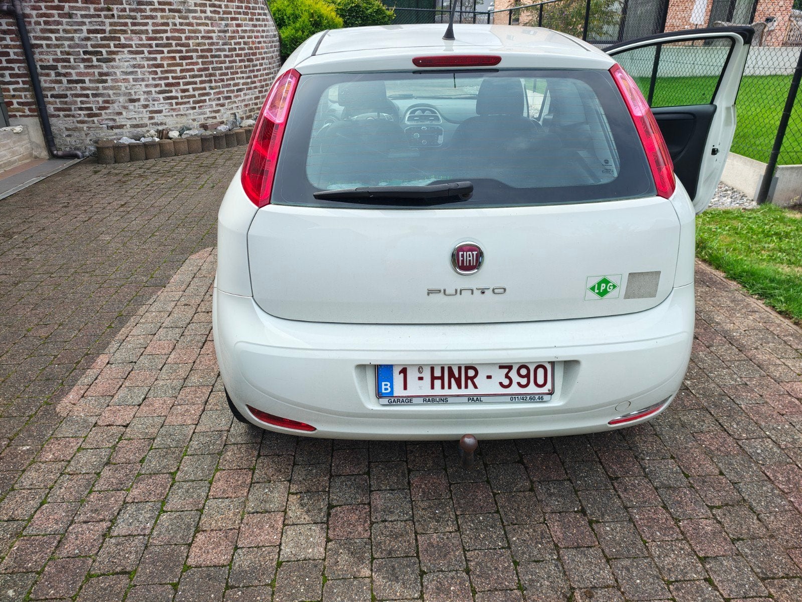 Fiat Punto 2014 - 1.2 Benzine (51KW) / LPG (BRC) | Export, Auto's, Stof, Radio, Wit, Handgeschakeld