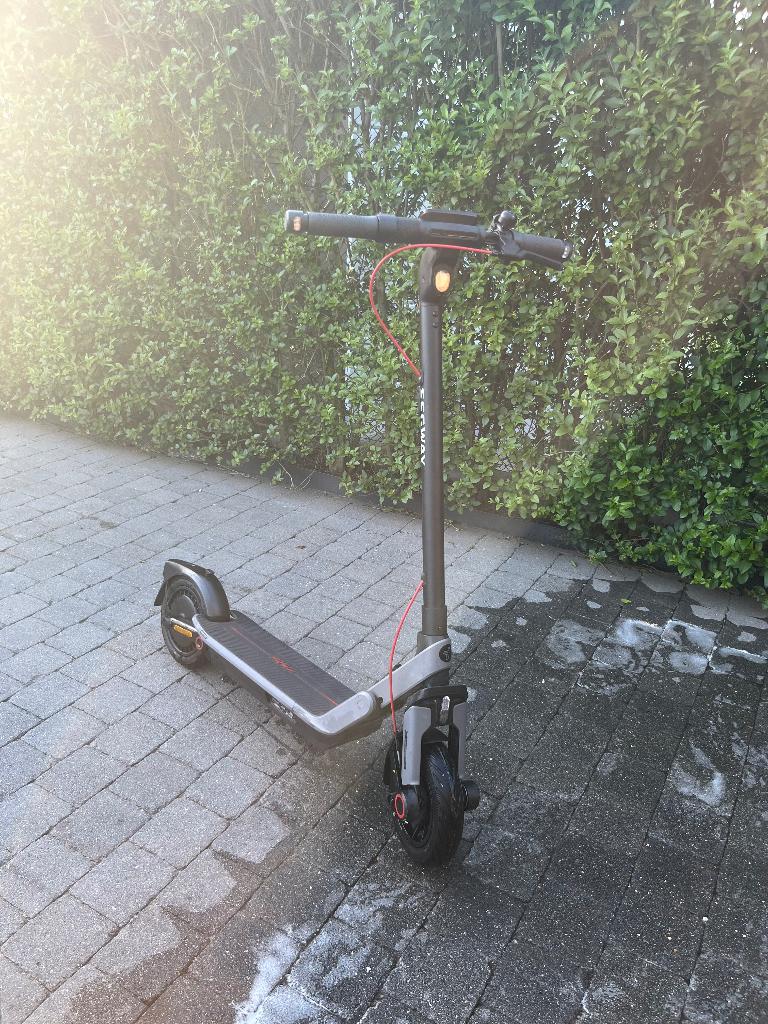 Ninebot e3, Ophalen of Verzenden, Zo goed als nieuw, Elektrische step (E-scooter), Segway ninebot