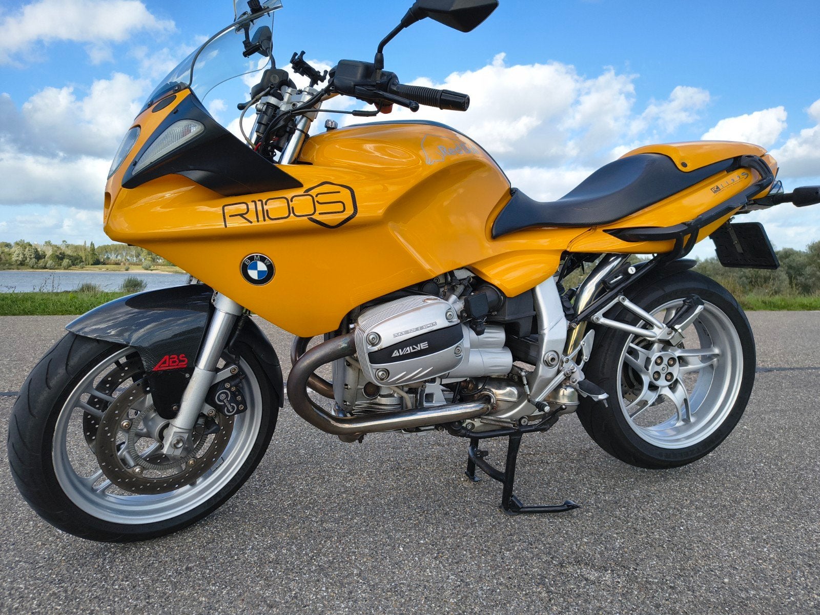 Bmw R1100S inclusief kofferset (NL kenteken!), 2 cilinders, ABS
