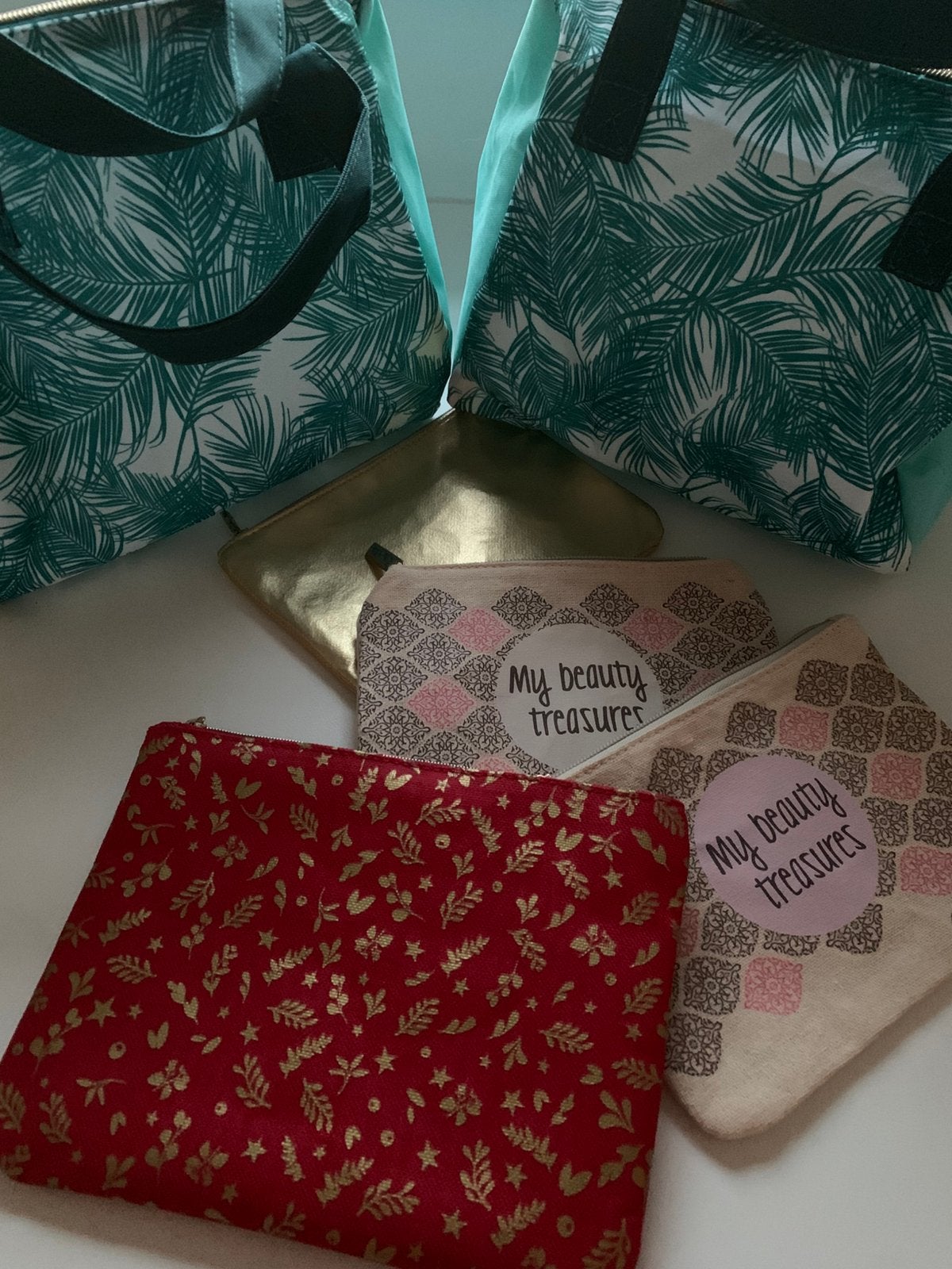 Verschillende toilettasjes, Handtassen en Accessoires, Ophalen of Verzenden, Nieuw, Meerkleurig