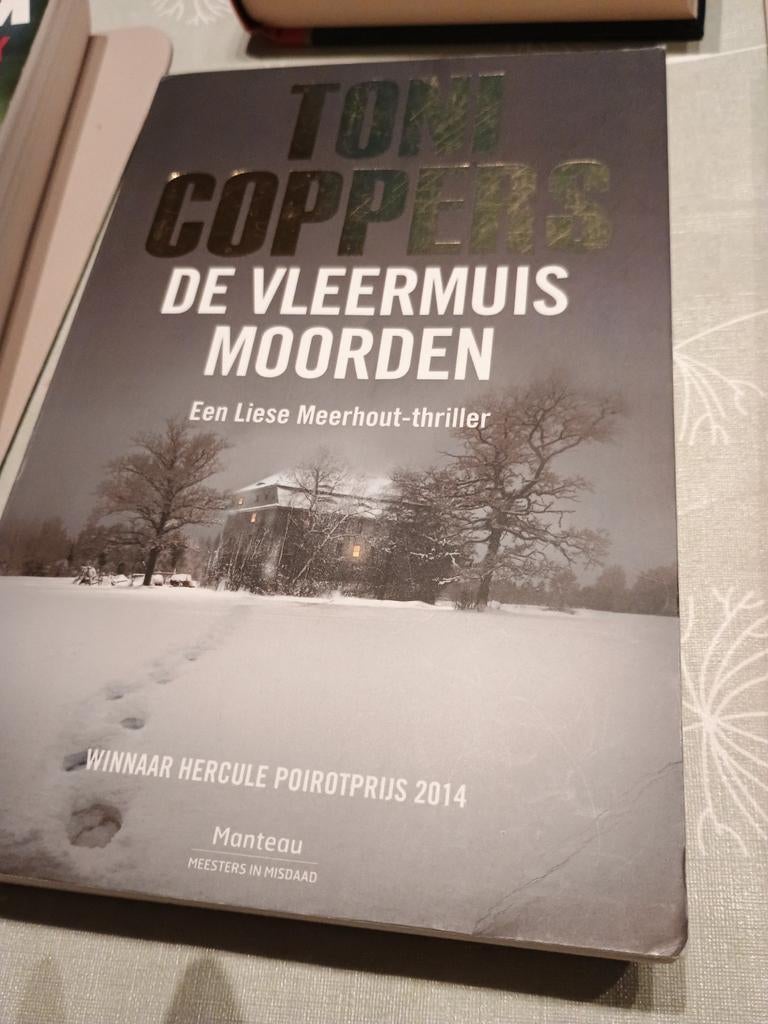 Pakket thrillers, Boeken, Ophalen