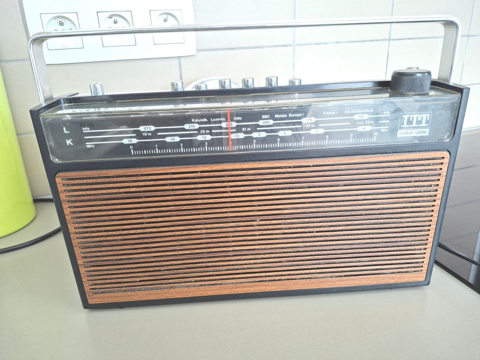 vintage radio van ITT, TV, Hi-fi & Vidéo, Enlèvement ou Envoi, Utilisé, Radio