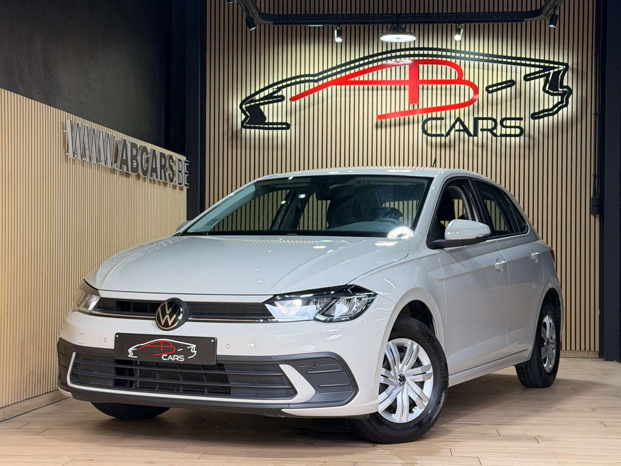 Volkswagen Polo 1.0i * GARANTIE 12 MOIS * 1ER PROP *, Auto's, Stof, Gebruikt, 109 g/km, Bedrijf