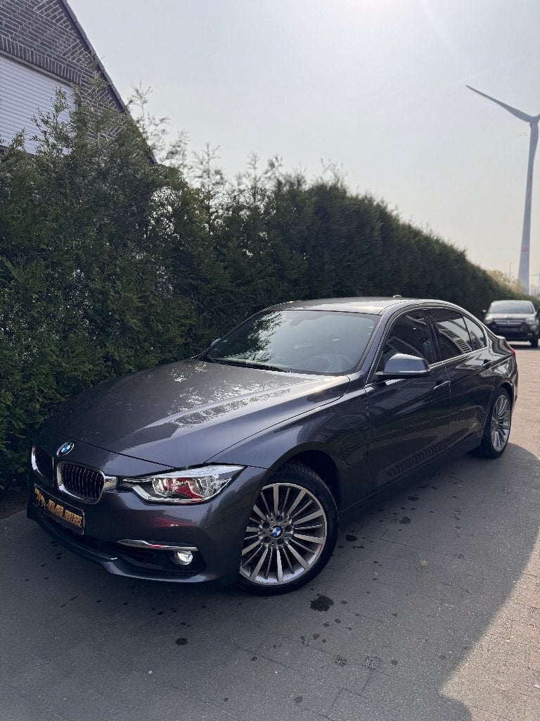 BMW 330E Parfait état, Autos, Cuir, Argent ou Gris, Euro 6, Entreprise