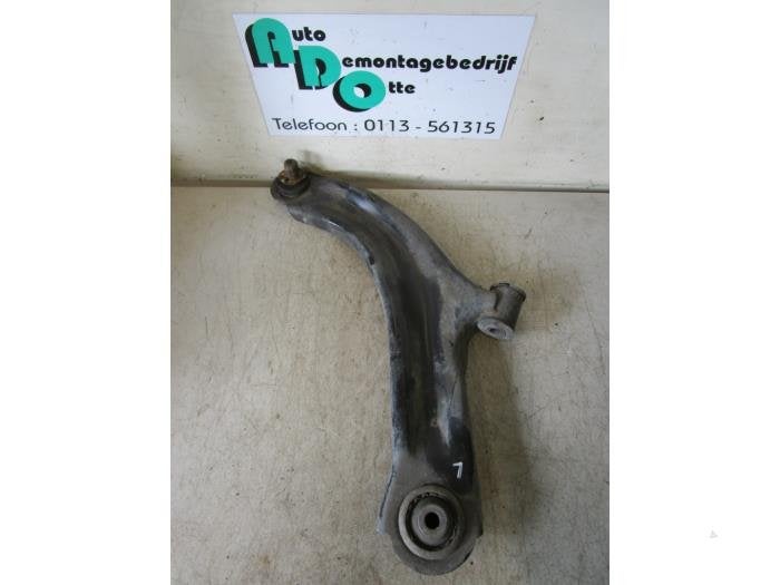 Bras de suspension avant gauche d'un Renault Clio (Clio 3 06, Autos : Pièces & Accessoires, Suspension & Châssis, Renault, Utilisé