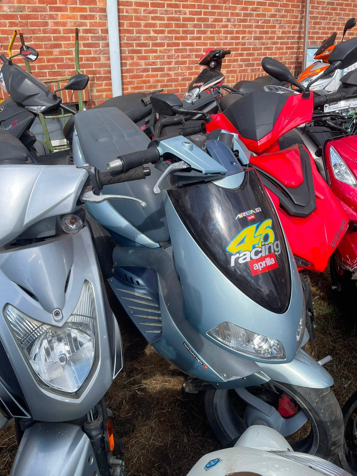 APRILLIA AREA51, Fietsen en Brommers, Scooters | Peugeot, Ophalen, Zo goed als nieuw
