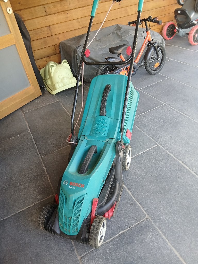 Tondeuse à gazon Bosch, Démarrage électrique, 30 à 39 cm, Enlèvement, Utilisé