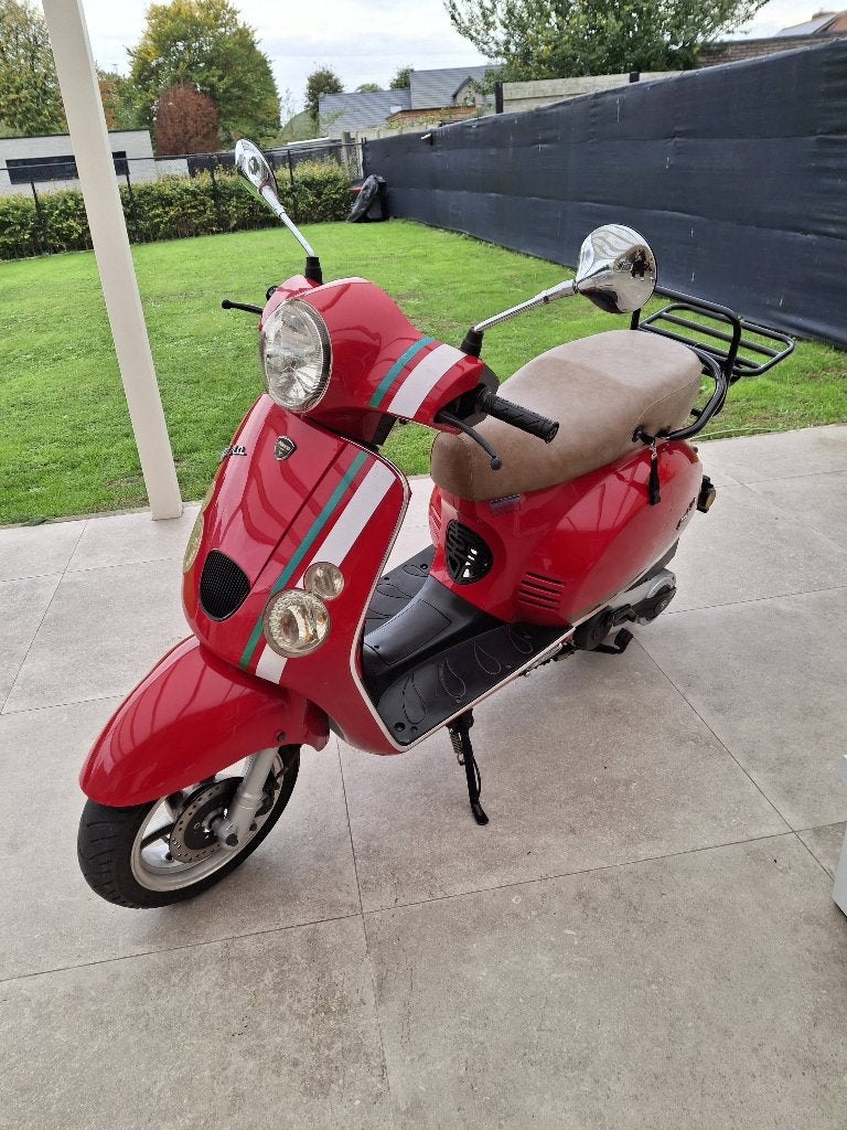 Scooter 125cc, Ophalen, Overige modellen, 125 cc, Zo goed als nieuw
