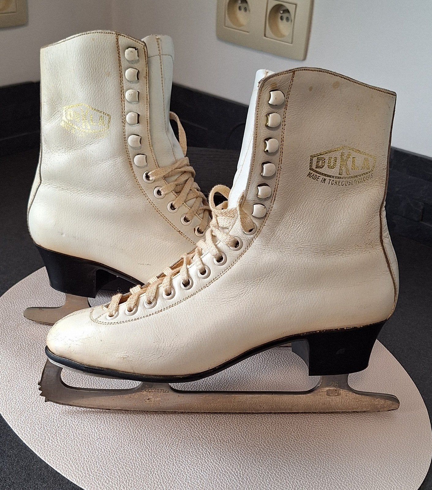 Patins à glace vintage Dukla, Enlèvement ou Envoi