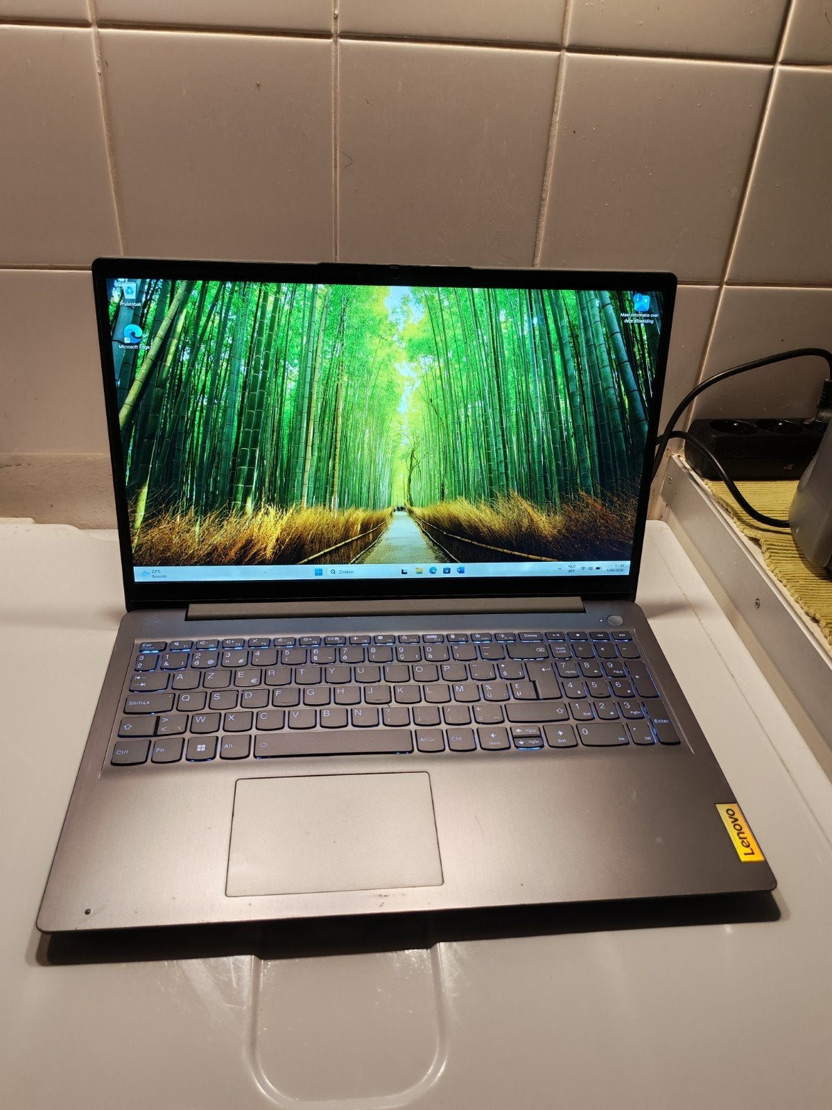 Lenovo IdeaPad 3 qui fonctionne avec un nouveau clavier., Informatique & Logiciels, 8 GB, AMD Ryzen 3 5300U met Radeon Graphics