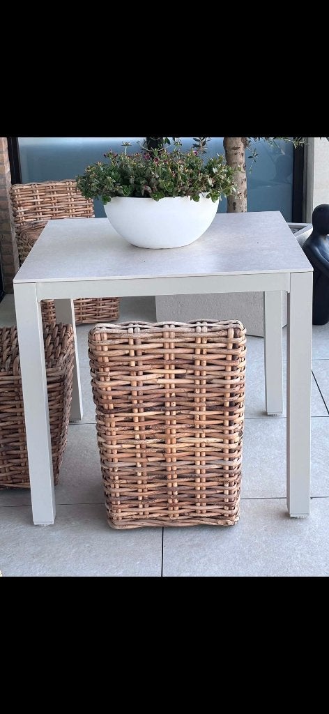 Tafel met 2 rieten stoelen, Huis en Inrichting, Stoelen, Ophalen, Zo goed als nieuw, Twee