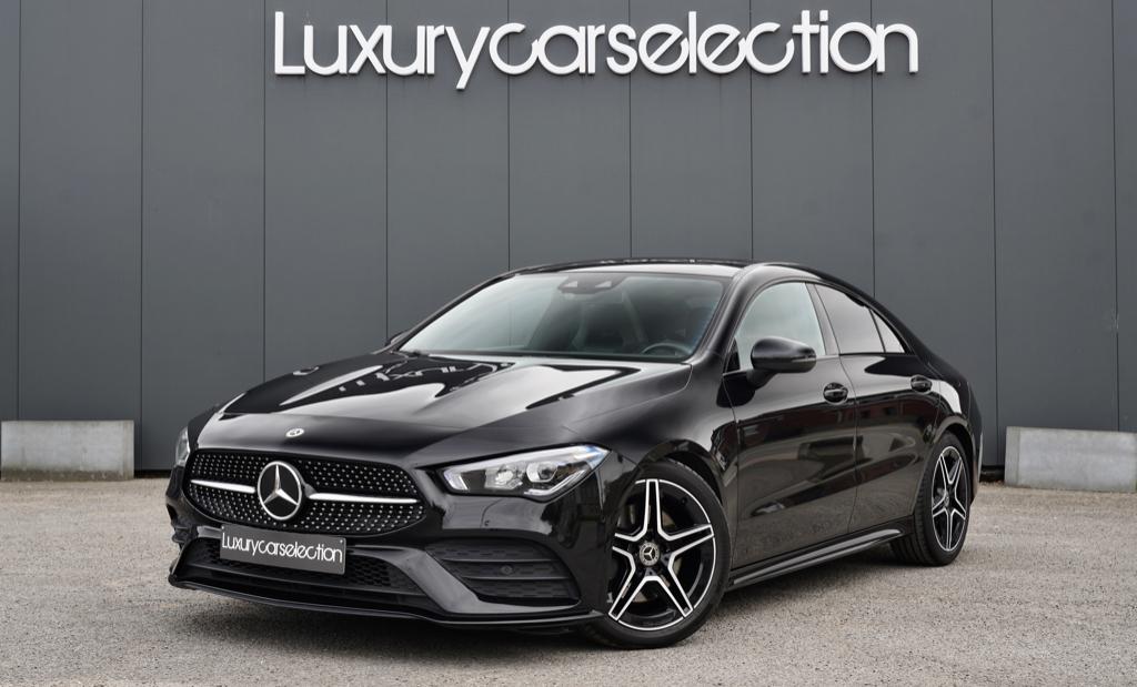 Mercedes-Benz CLA 200 d AMG Line *PANO/CAMERA/MBUX/FULL*, Auto's, Mercedes-Benz, CLA, 4 cilinders, Zwart, Bedrijf