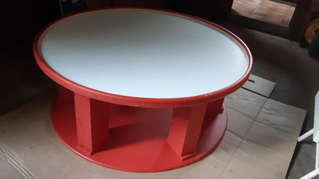 Gratis ronde tafel., Ophalen
