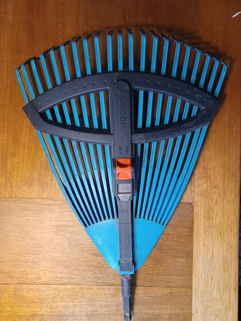 Râteau à feuilles Combisystem GARDENA 35 à 52 cm, Enlèvement ou Envoi, Utilisé, Râteau, Gardena