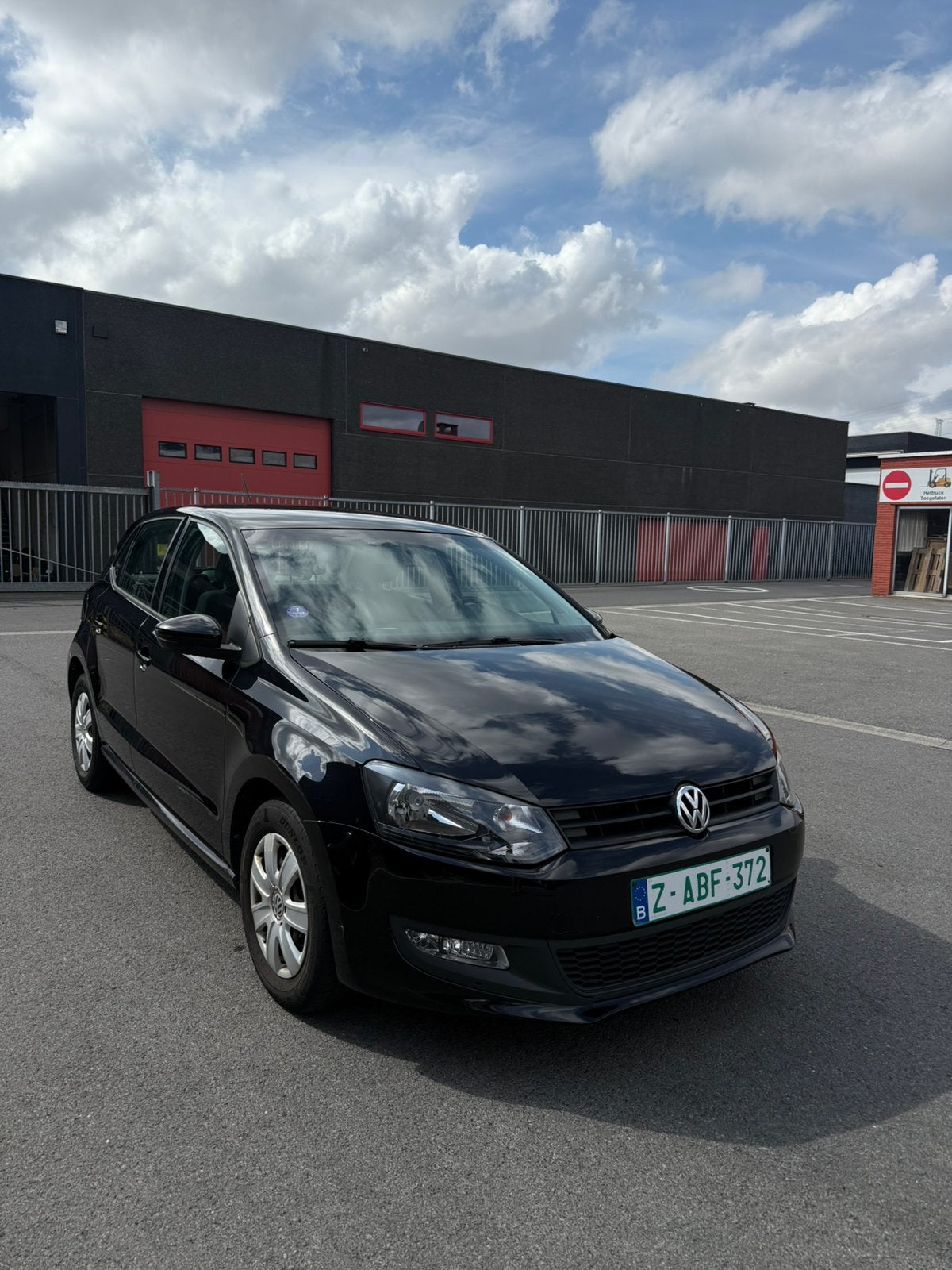 Volkswagen polo 1.2 benzine, Auto's, Voorwielaandrijving, Euro 5, Zwart, Bedrijf