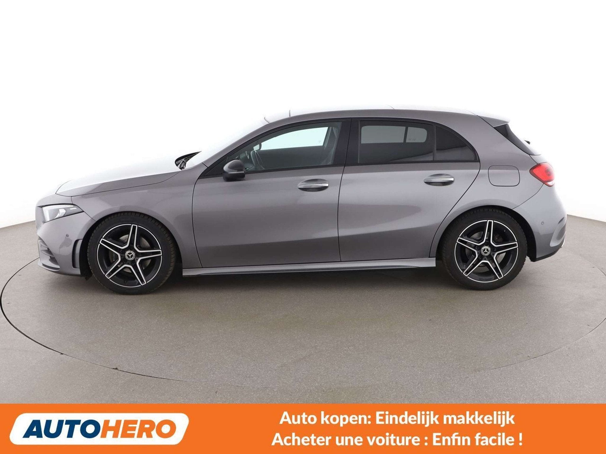 Mercedes-Benz A-Klasse 200 A 200 d AMG Line (bj 2021), Auto's, 1490 kg, Gebruikt, Lichtsensor, Alcantara