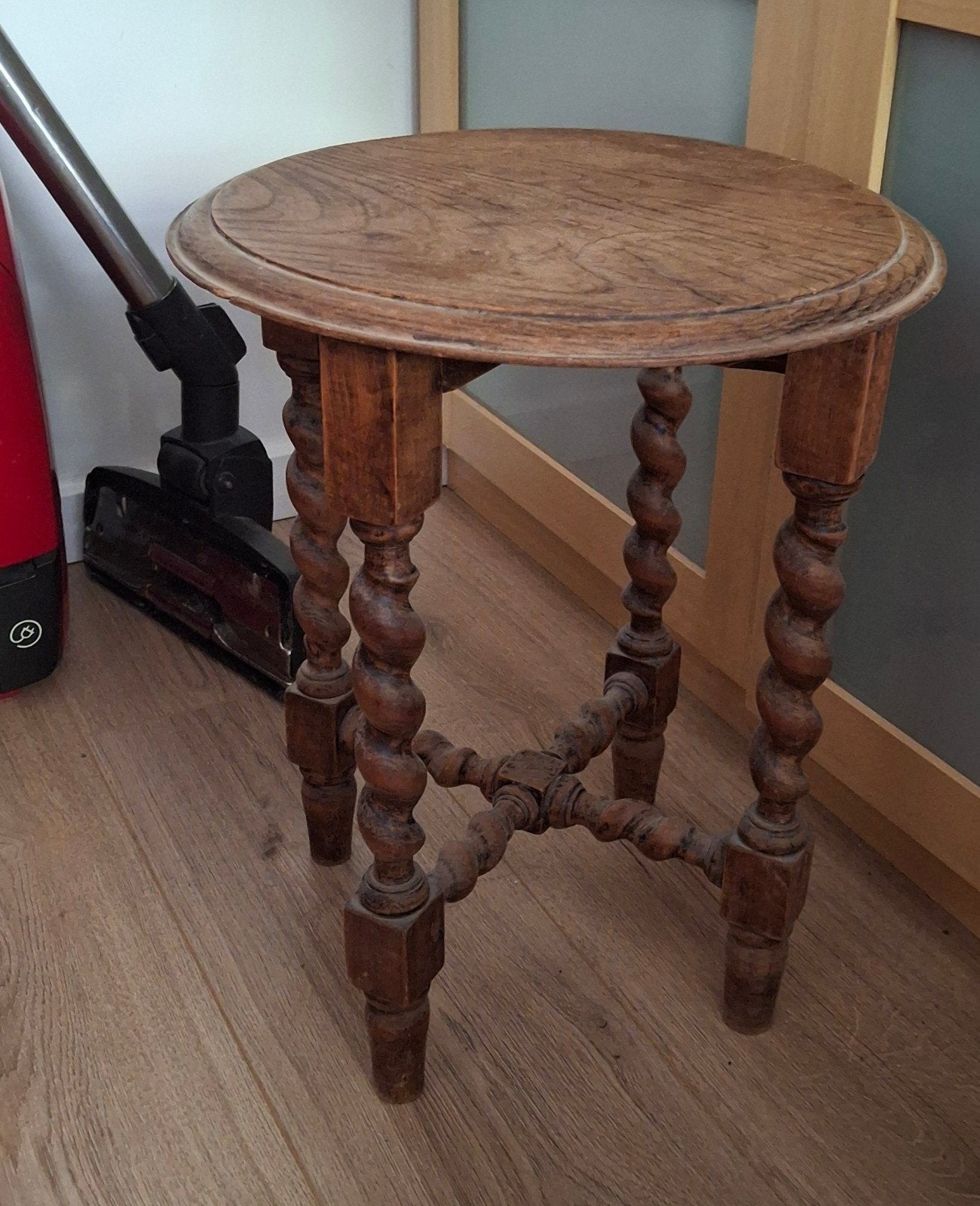 Petite table ronde en bois porte plabte, Enlèvement