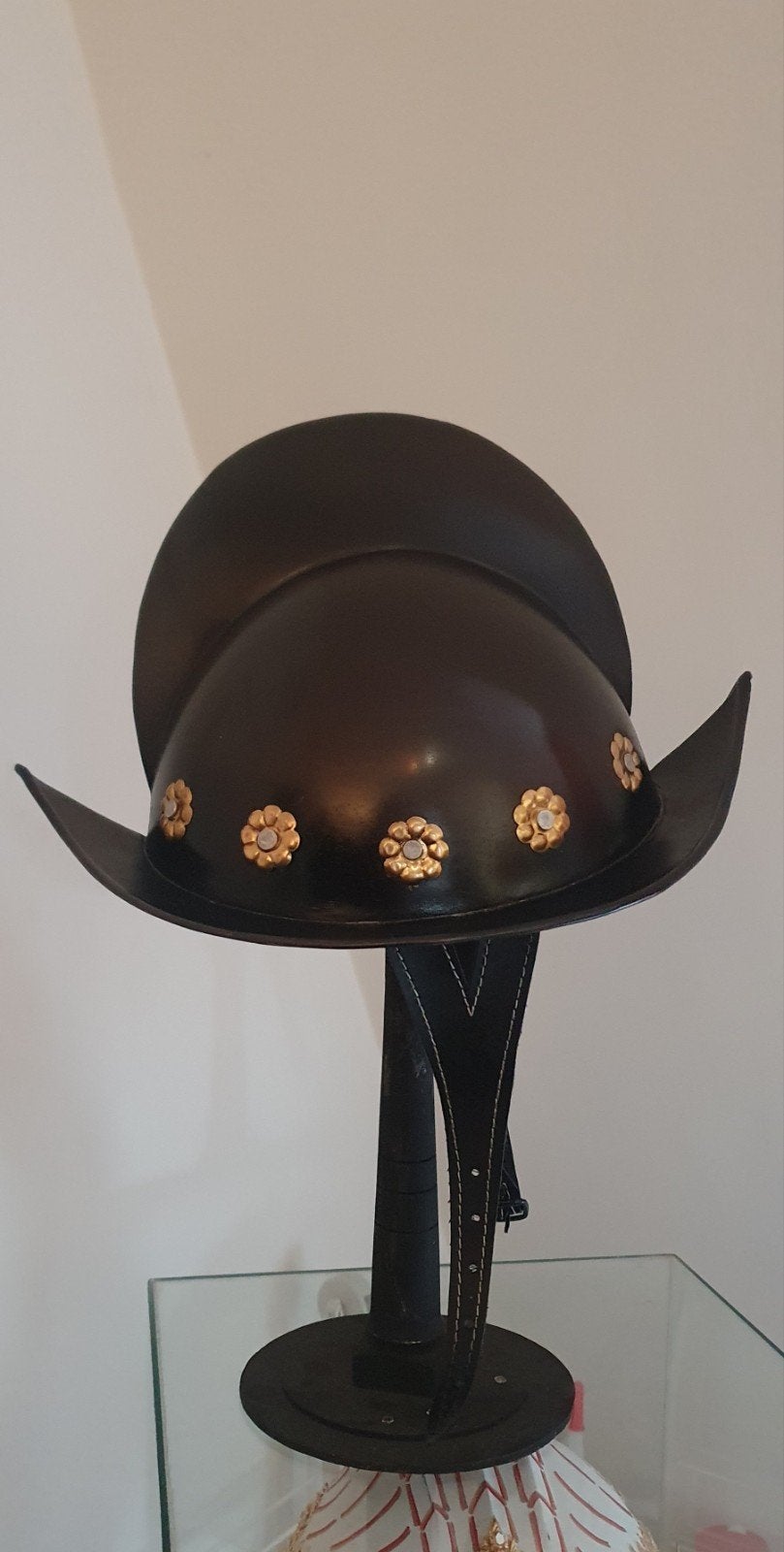 Spaanse Morion helm, Ophalen