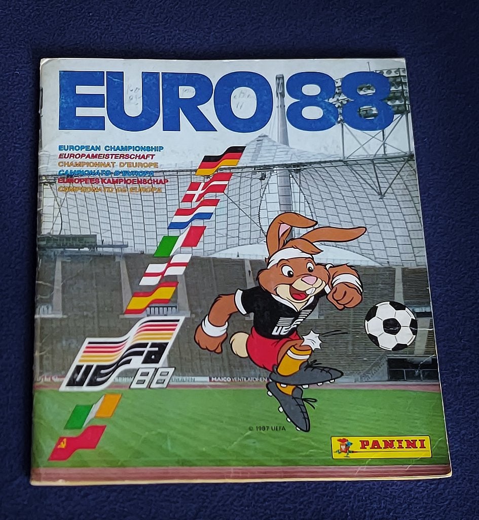 Panini sticker album voetbal ' EK Euro 1988 ' -volledig-, Ophalen of Verzenden, Gebruikt, Meerdere stickers