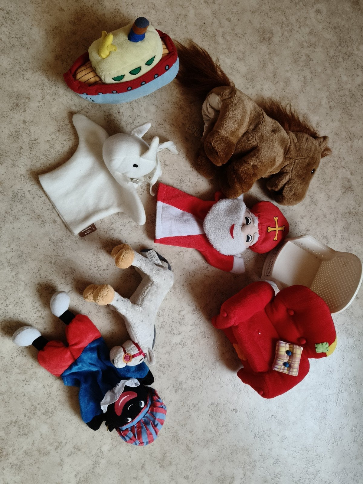 Pakket thema Sint met 4 handpoppen, Ophalen