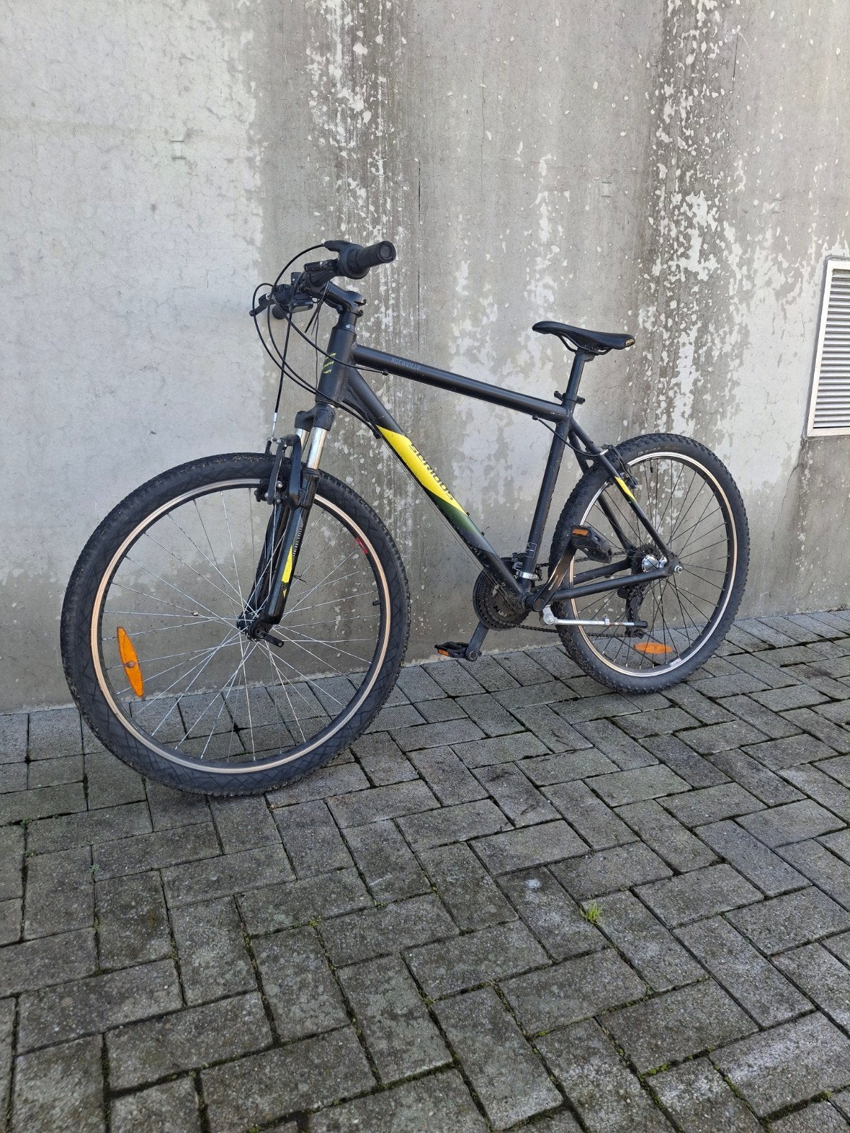 serious rockvilla mountainbike, Fietsen en Brommers, Ophalen