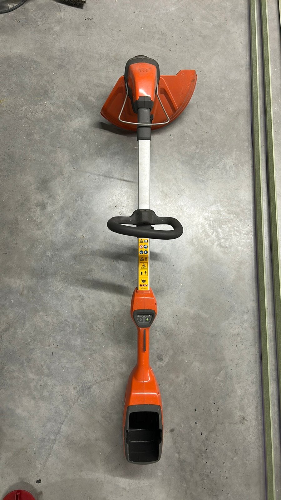 Bosmaaier husqvarna 115iL, Ophalen, Gebruikt, 10 tot 30 cm, Elektrisch