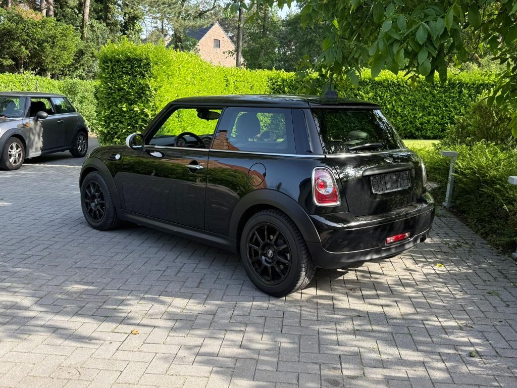 Mini Cooper – 98.628 km – Uitgebreide uitrusting, Auto's, 4 cilinders, 72 kW, Zwart, Leder