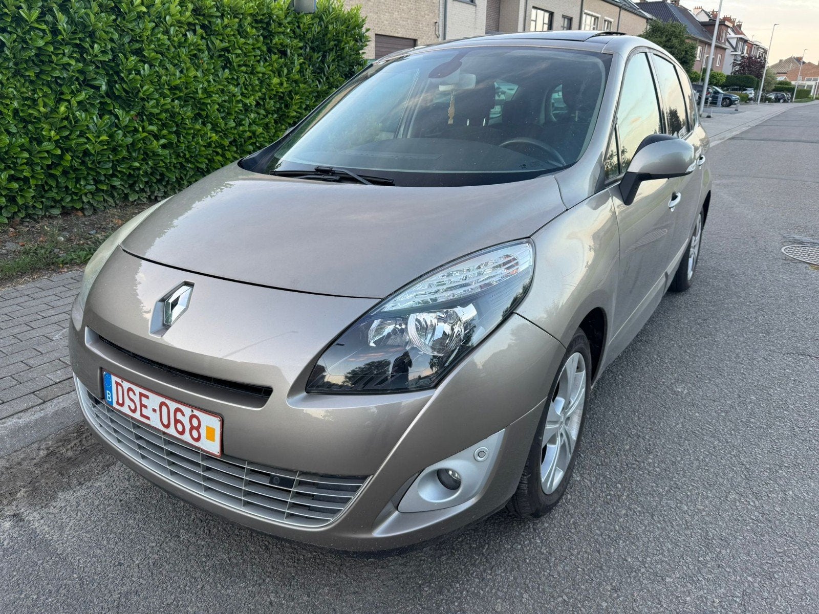 Renault Grand Scénic 1.9 dci rijdt erg goed, Auto's, Euro 5, Monovolume, 5 deurs, Particulier