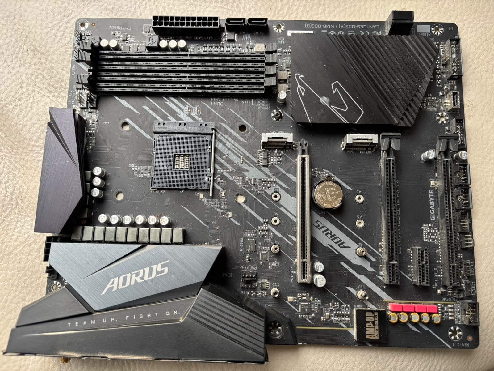 carte mère Aorus B550 élite V2, DDR4, Enlèvement, Utilisé, Socket AM4
