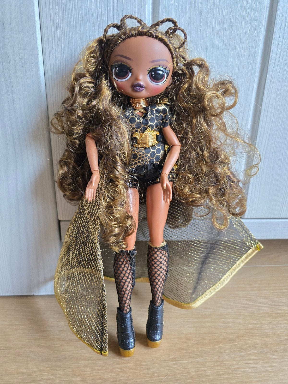 Lol suprise Omg fierce serie Royal Bee, Collections, Poupées, Enlèvement ou Envoi, Poupée