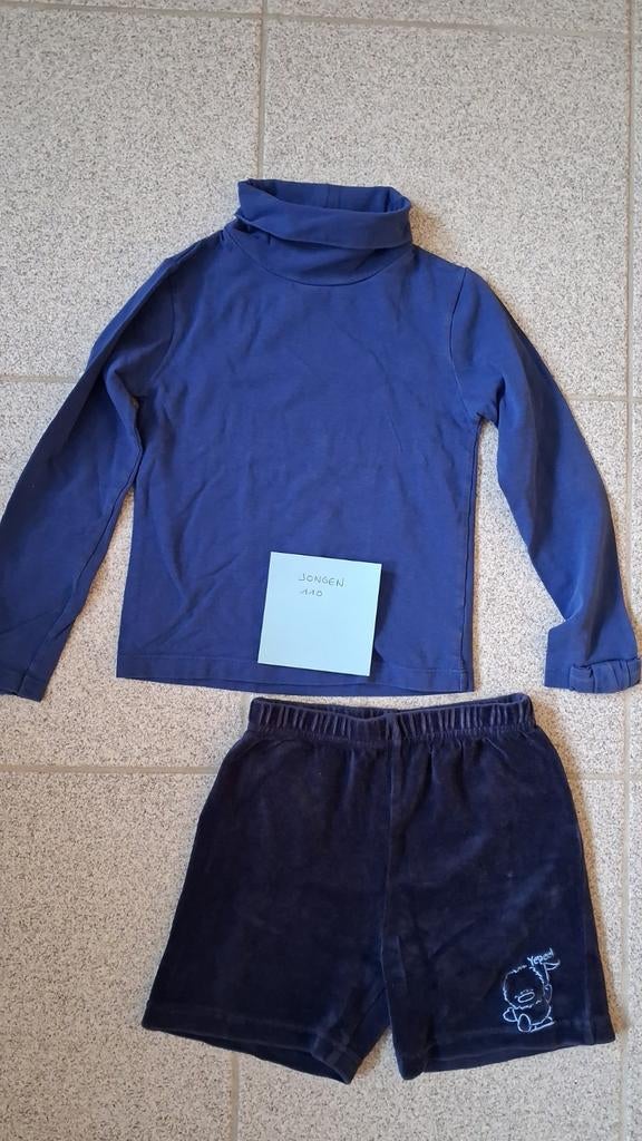 Longsleeve en short maat 110, Ophalen of Verzenden, Zo goed als nieuw, Shirt of Longsleeve, Jongen