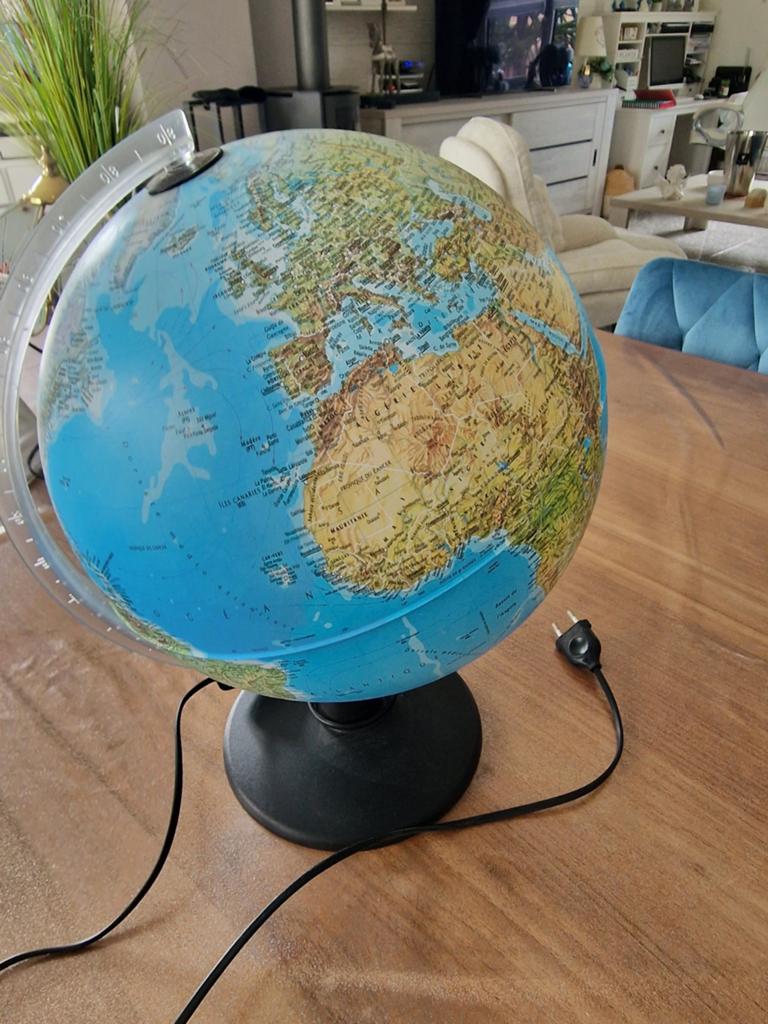 Verlichte wereldkaart, Huis en Inrichting, Ophalen