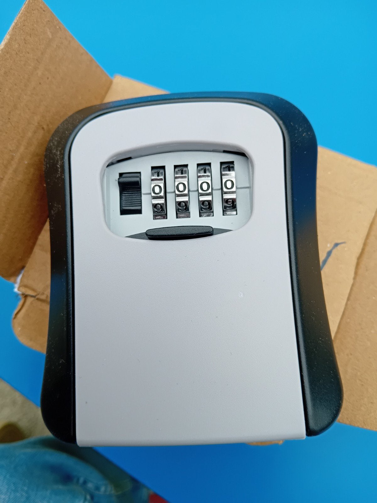 Locker voor sleutels.nieuw., Ophalen