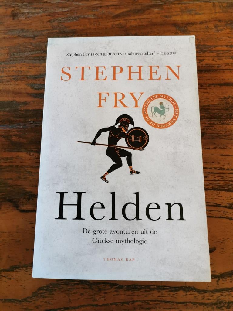 Stephen Fry - Helden, Ophalen of Verzenden, Stephen Fry