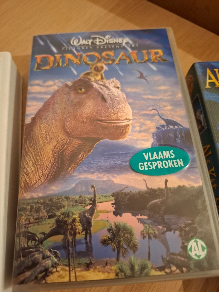 videocassette Dinosaur, Action et Aventure, Tous les âges, Enlèvement, Utilisé