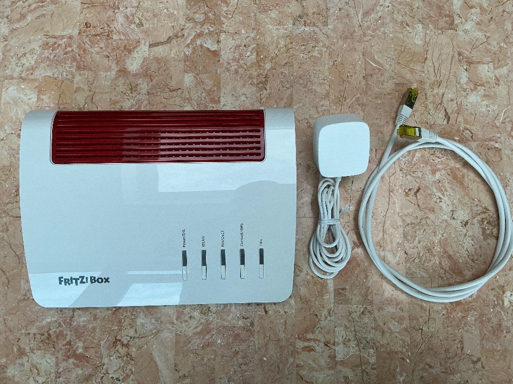 Fritz!box 7590 AX v2 Mesh en wifi 6 internet router/modem!, Computers en Software, Ophalen of Verzenden, Nieuw, Router met modem