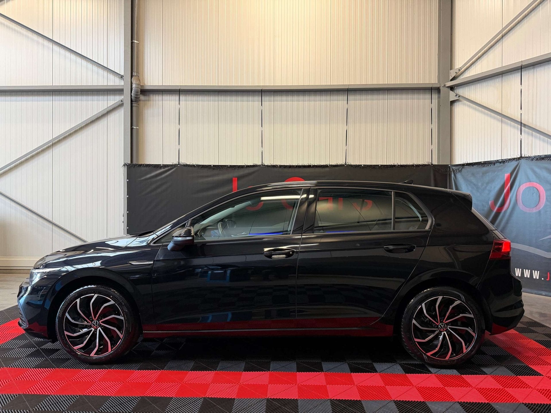 Volkswagen Golf 1.5 TSI 1st Edition/Led/Ambi/Zetel-v/Stuur-v, Auto's, Dealer onderhouden, 4 cilinders, 110 g/km, Zwart