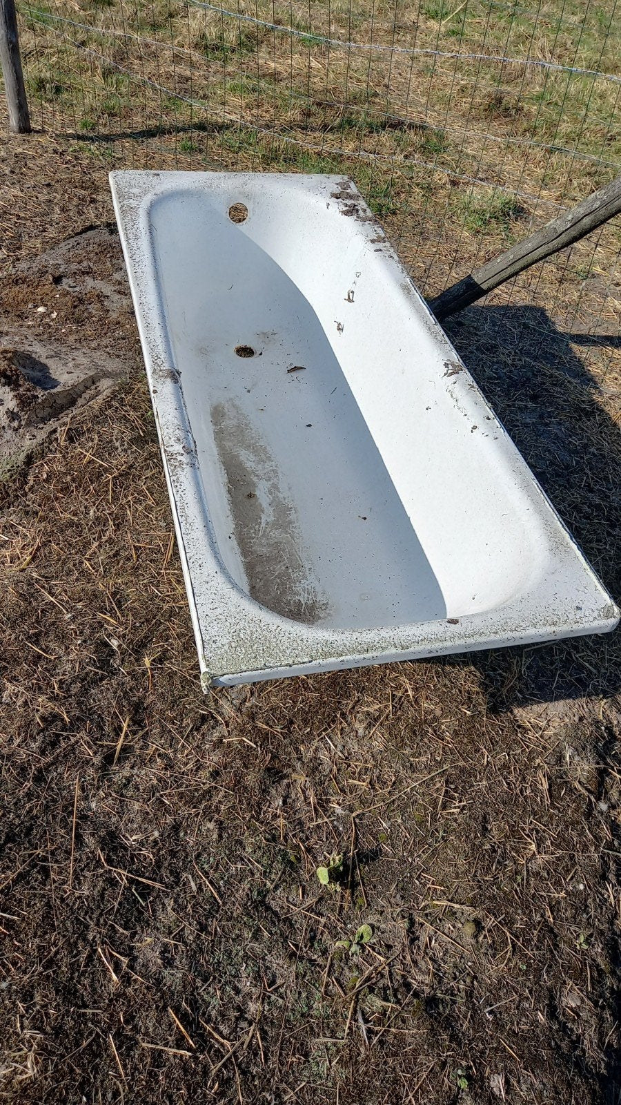 Oud bad voor dieren te voederen., Ophalen, Gebruikt, Bad