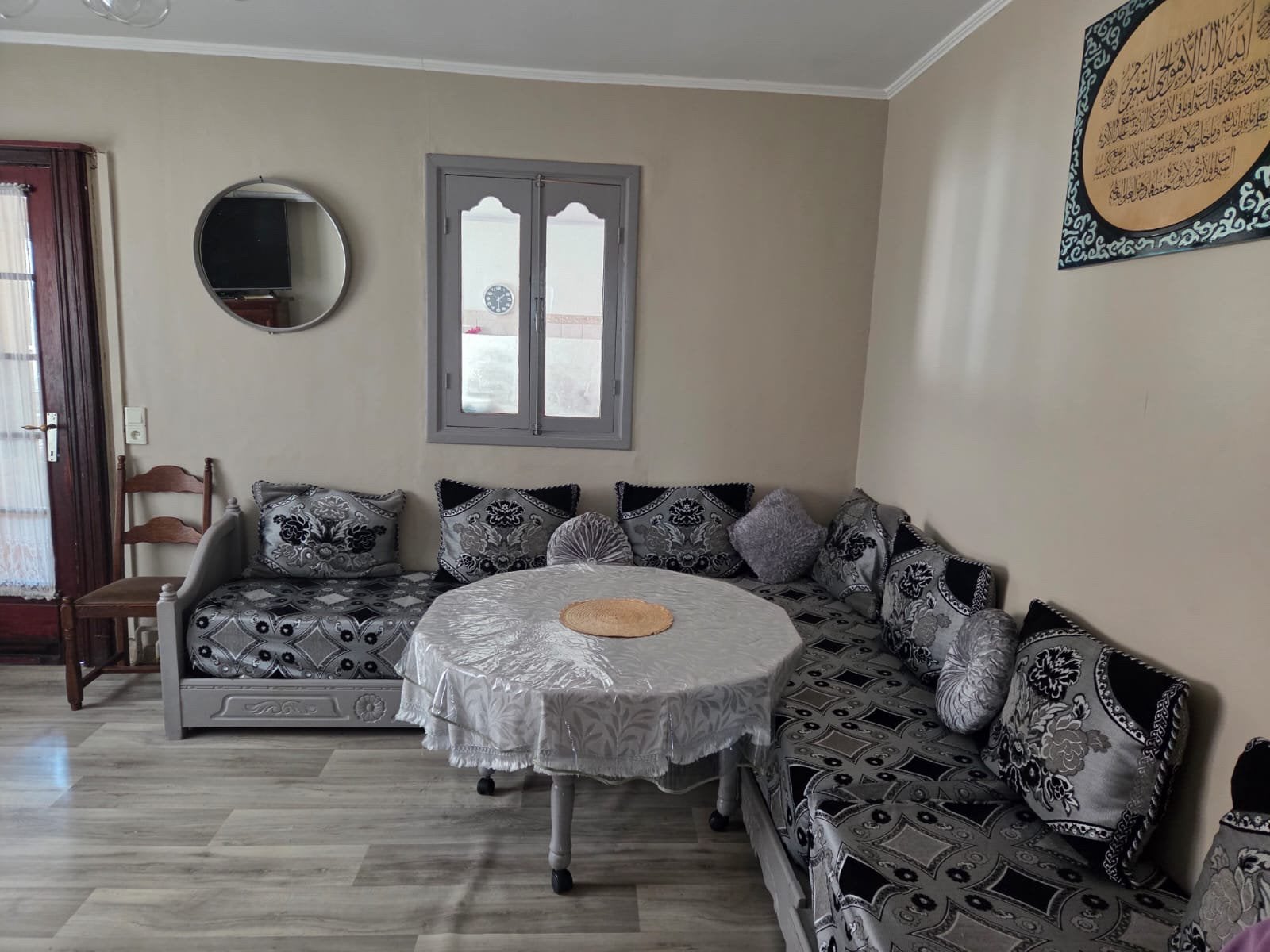 Salon marocain, Enlèvement, Comme neuf