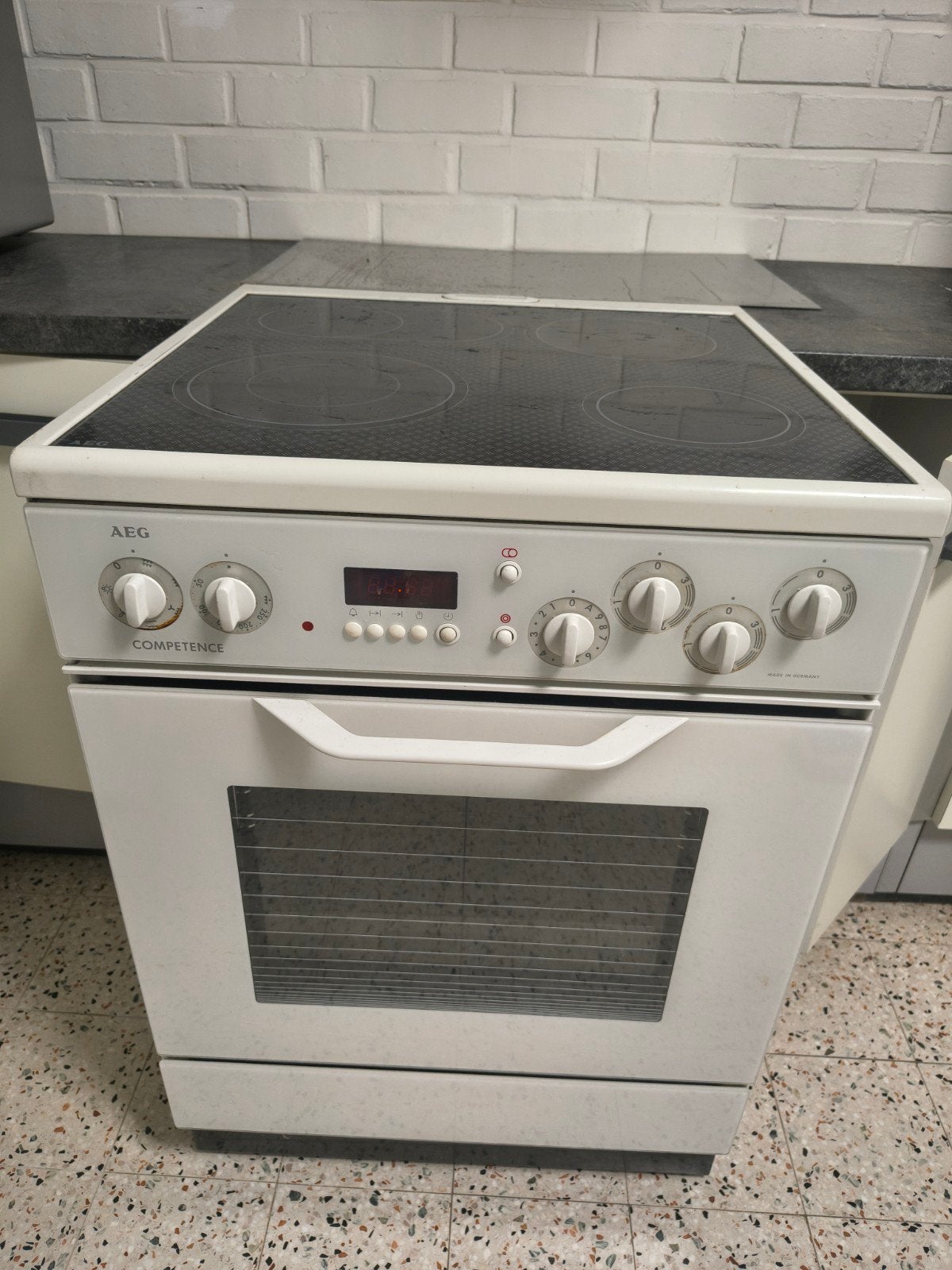aeg elektrisch fornuis, Elektronische apparatuur, Fornuizen, Gebruikt, 4 kookzones, Elektrisch, Ophalen