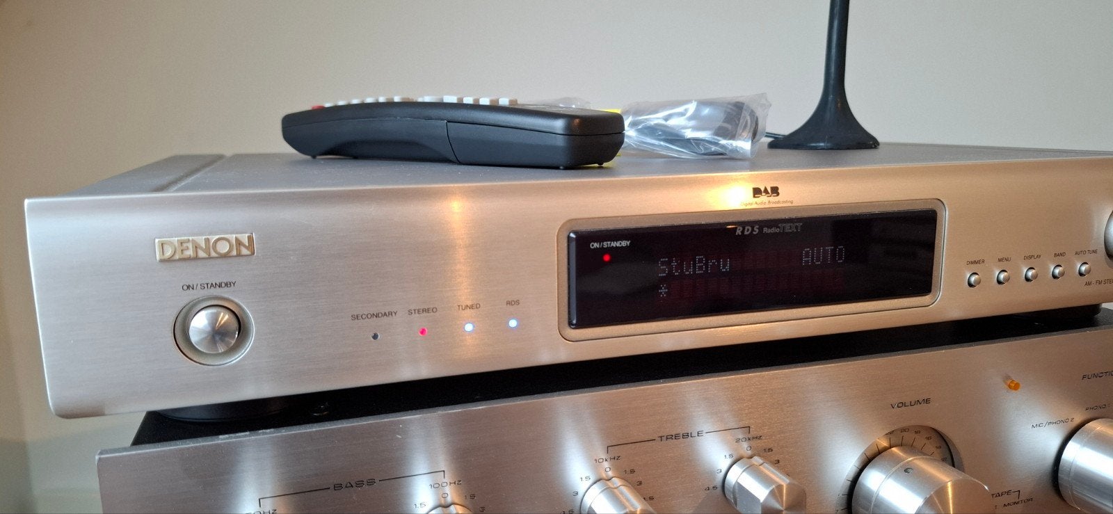 Tuner DAB et FM DENON TU 1800 - argent, TV, Hi-fi & Vidéo, Enlèvement ou Envoi, Comme neuf
