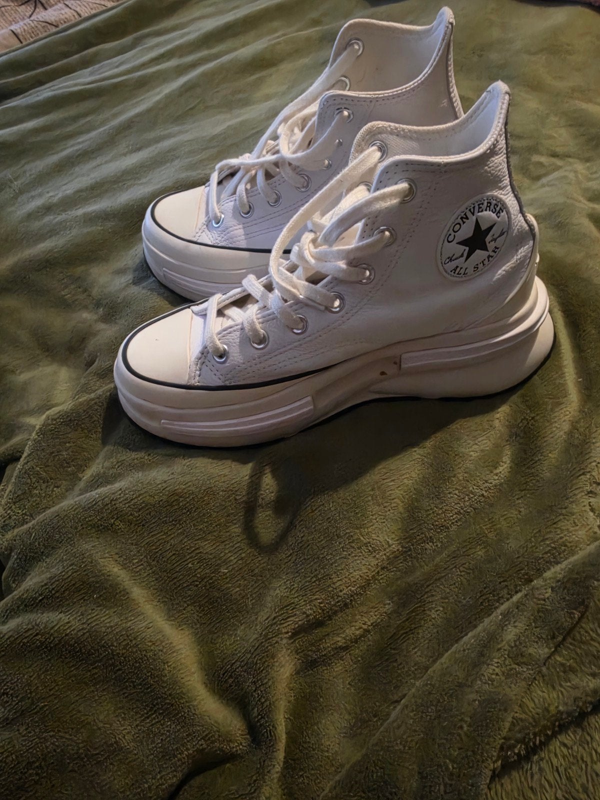 basket converse cuir blanc femme p38, Sport en Fitness, Basketbal, Ophalen, Zo goed als nieuw, Schoenen