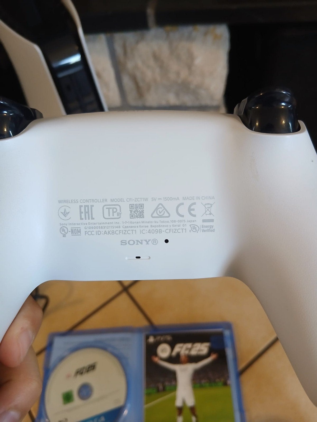 Ps5 fat comme neuf une mennette et jeux fc25, Games en Spelcomputers, Spelcomputers | Sony PlayStation 4, Met games, Zo goed als nieuw