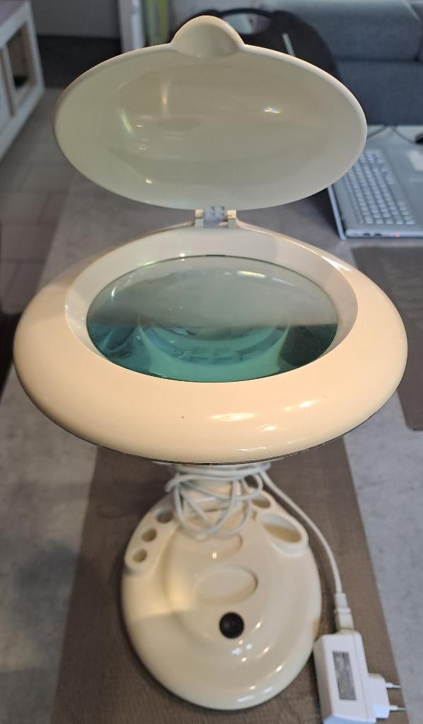 Lampe loupe, Enlèvement, Loupe