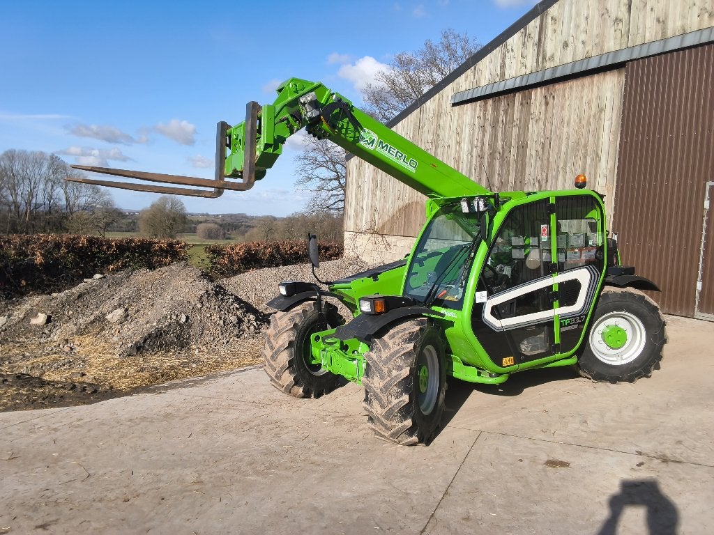 Telescopique MERLO 33.7 TF, Articles professionnels, Machines & Construction | Grues & Excavatrices, Chariot télescopique, Enlèvement