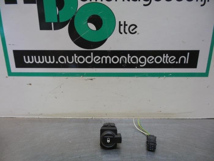 Commutateur verrouillage central des portes d'un Citroen C4, Autos : Pièces & Accessoires, -, Utilisé, -, -