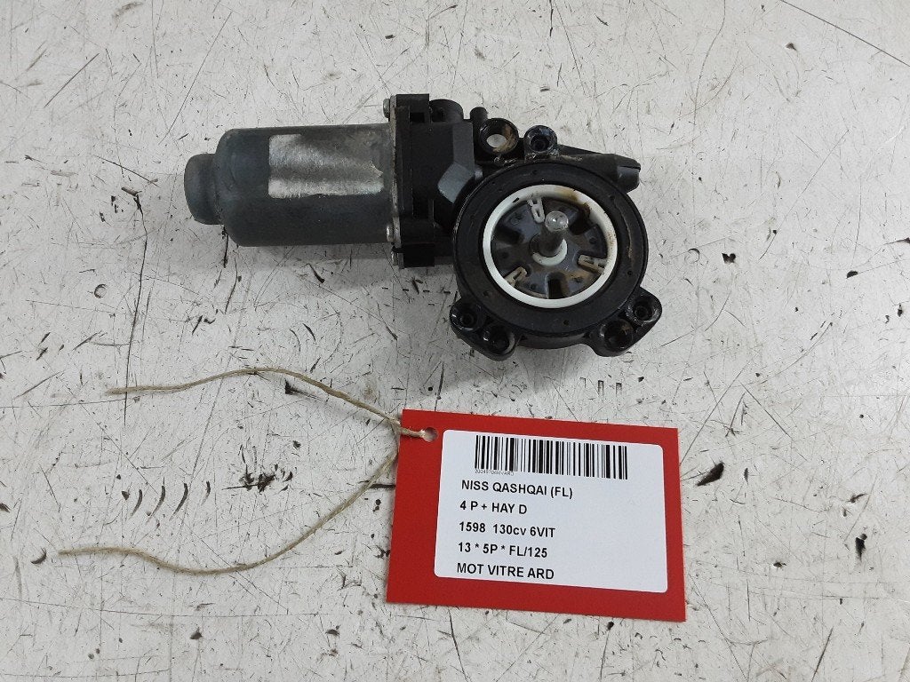 MOTEUR LEVE VITRE ELECTRIQUE ARRIÈRE DROIT Qashqai (J10), Autos : Pièces & Accessoires, Germany@nissan-services.eu, Arrière, Kronenweg 38
50389  Wesseling, DE