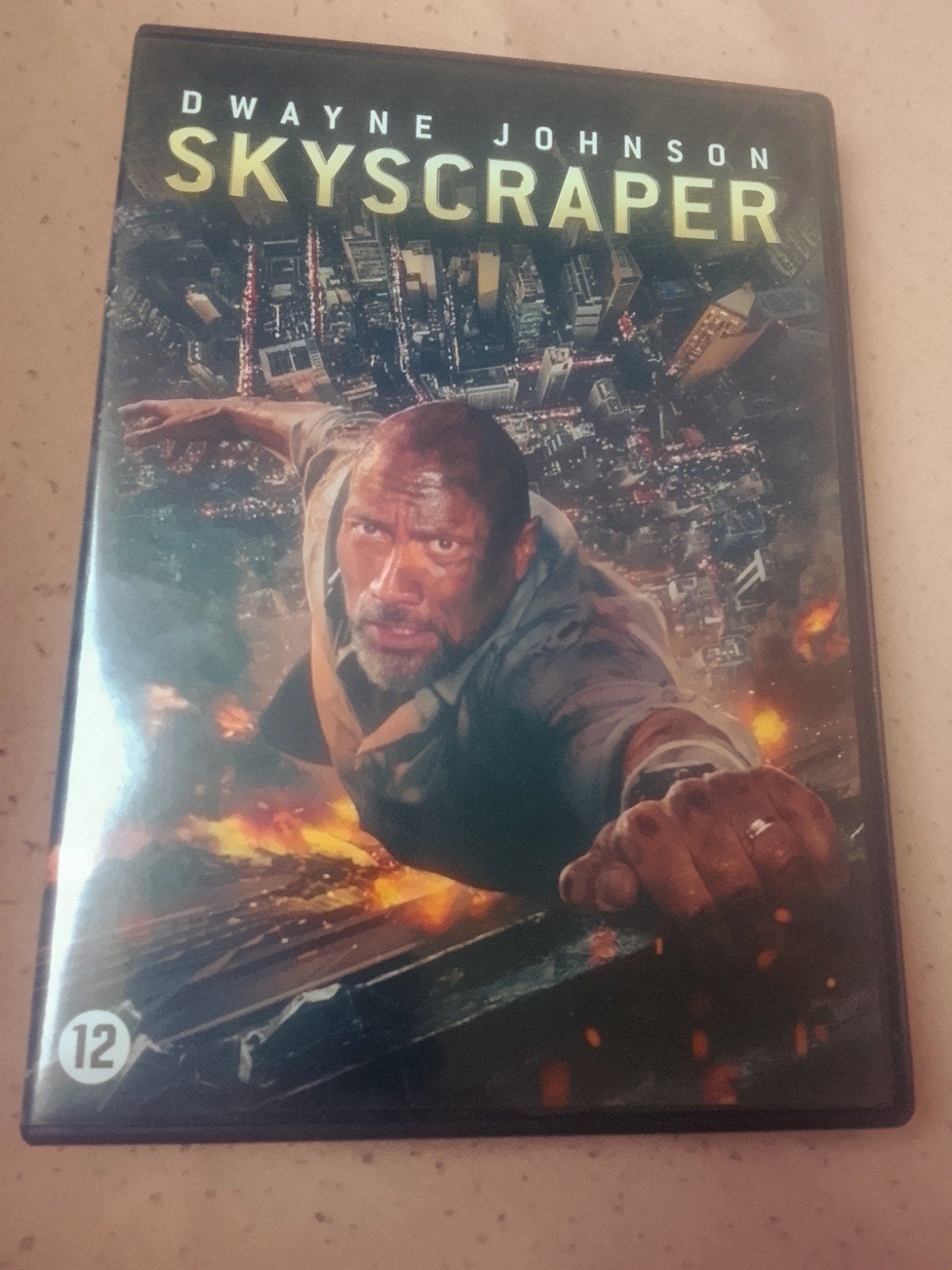 DVD gratte-ciel, Enlèvement