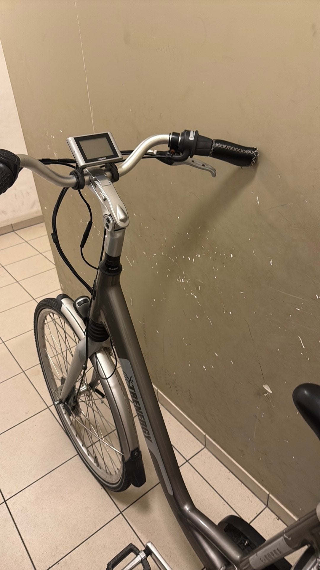 Elektrische fiets in perfecte staat, Fietsen en Brommers, Ophalen, Zo goed als nieuw